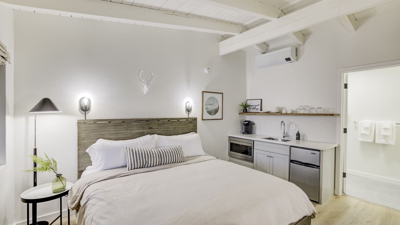 Photo of Bedroom in Lakeside Park