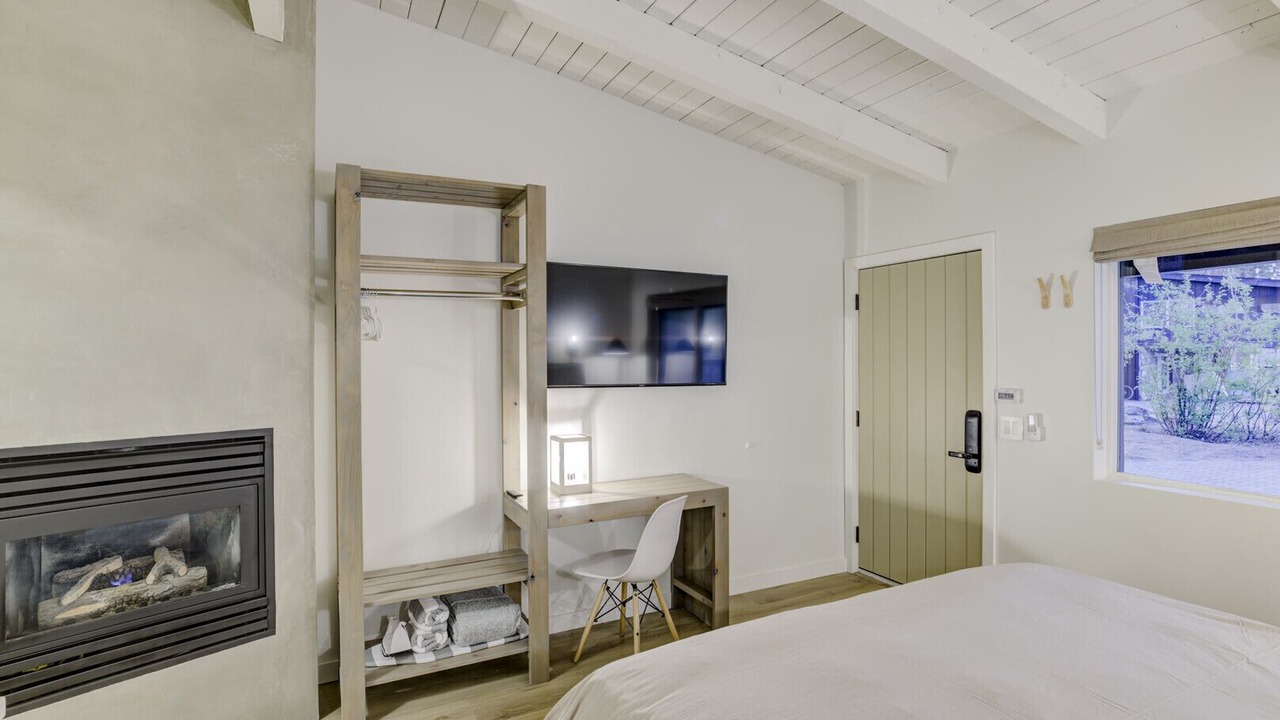 Photo of Bedroom in Lakeside Park