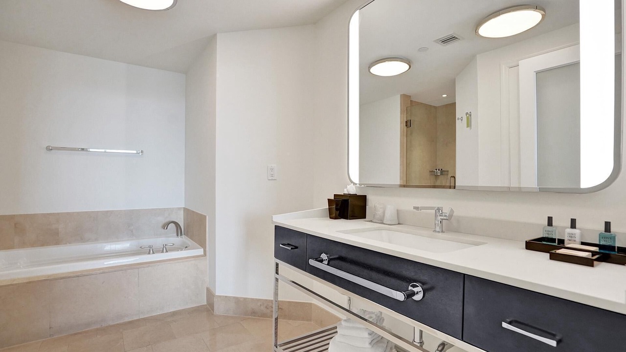 Photo of Bathroom in Mid Beach