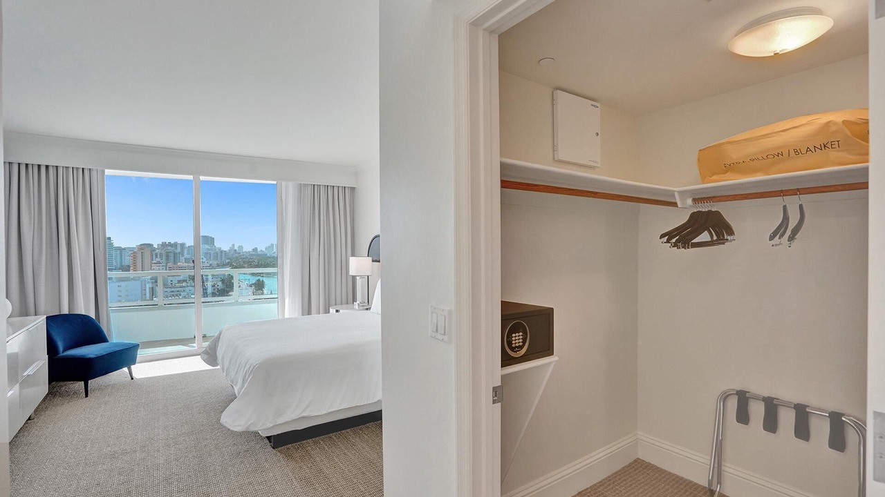 Photo of Bedroom in Mid Beach
