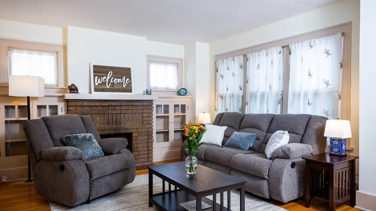 Photo of Livingroom in Kenmore