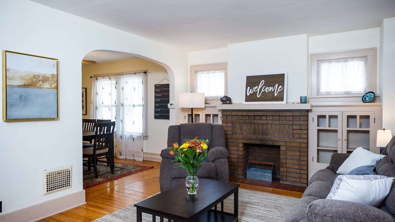 Photo of Livingroom in Kenmore