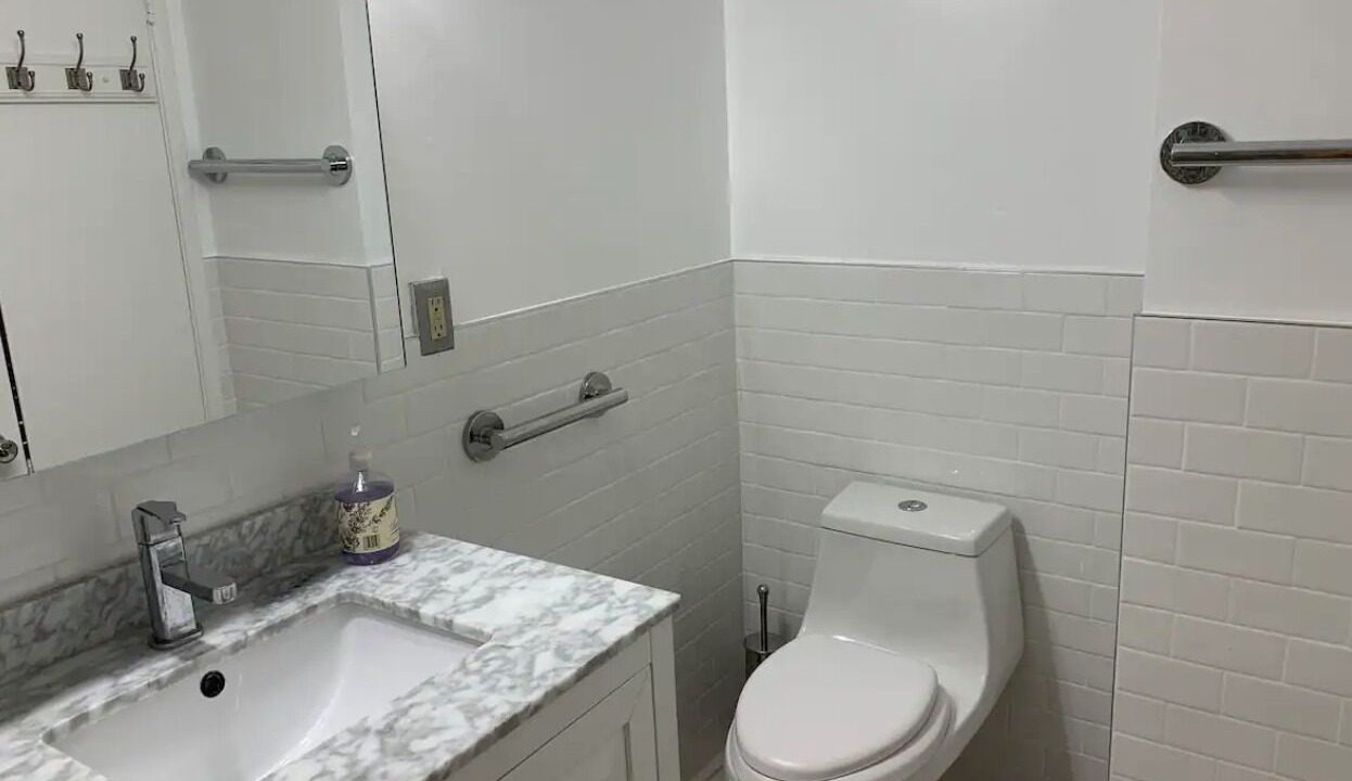 Photo of Bathroom in North Hollywood