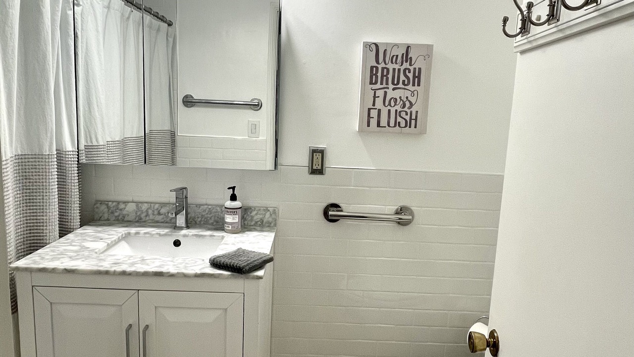 Photo of Bathroom in North Hollywood