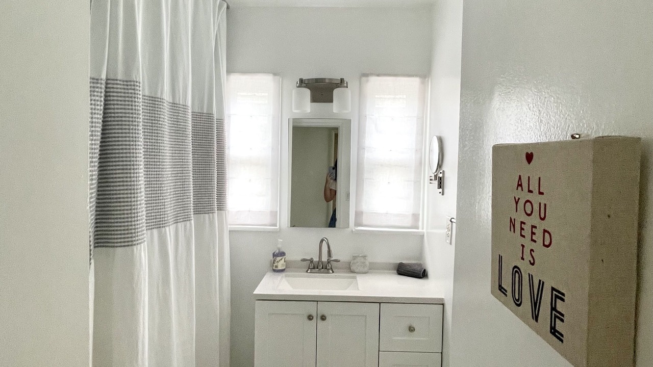 Photo of Bathroom in North Hollywood