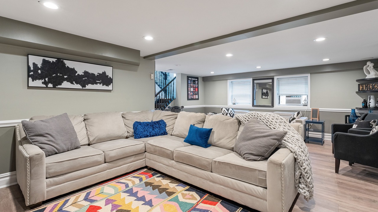 Photo of Livingroom in Neptune City