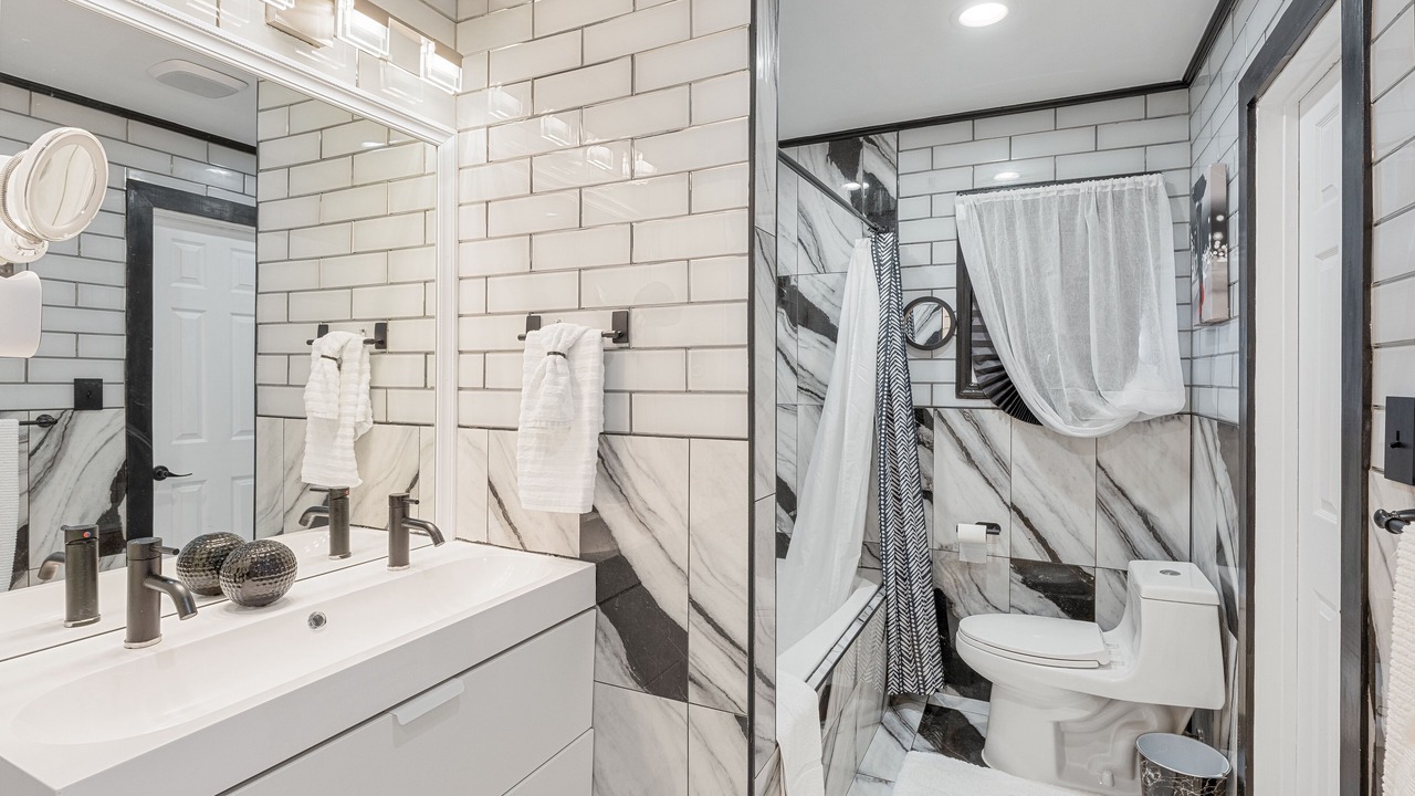 Photo of Bathroom in Neptune City
