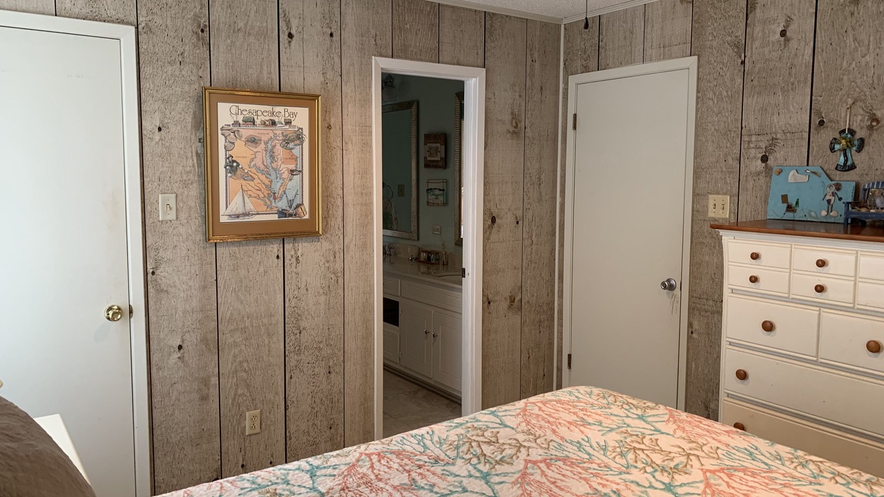 Photo of Bedroom in Silver Cay