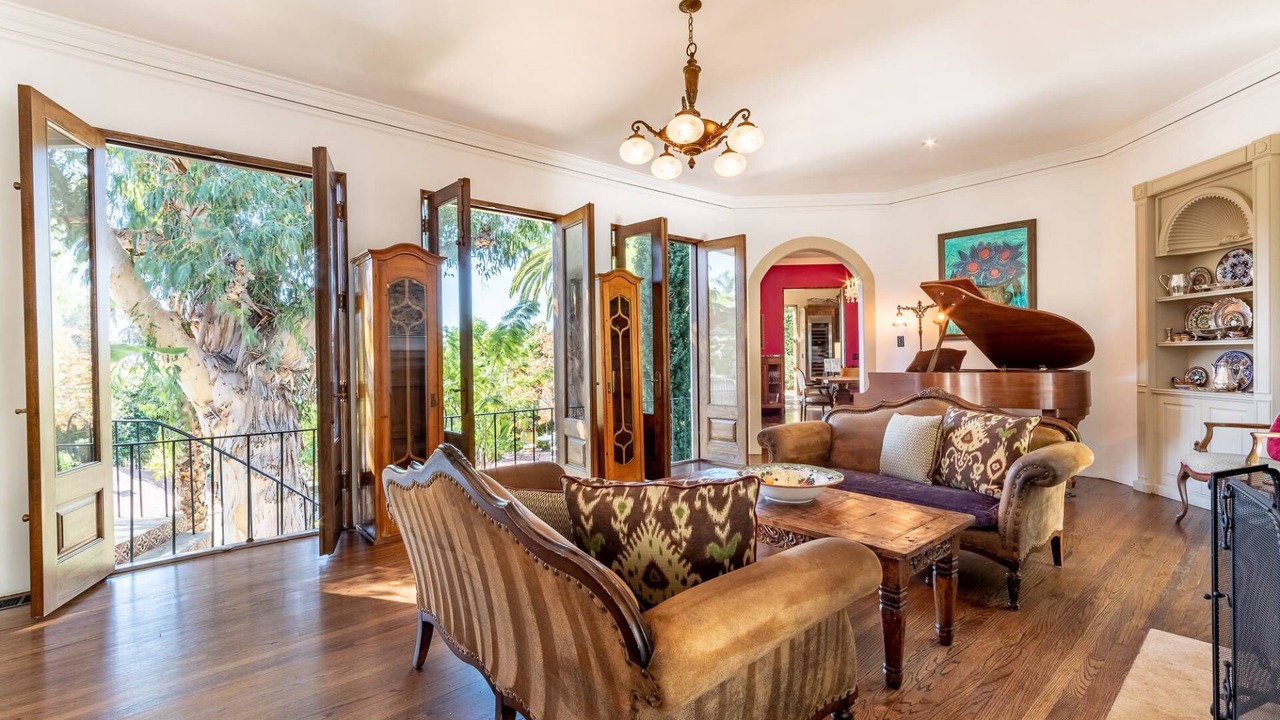 Photo of Bedroom in Hollywood Dell