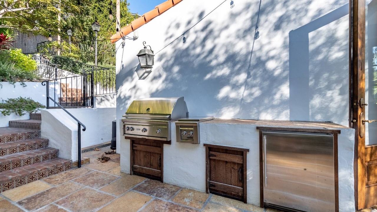 Photo of Outdoor in Hollywood Dell