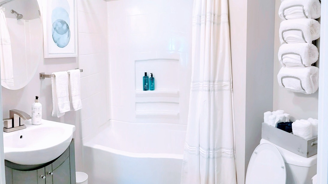 Photo of Bathroom in Madison-on-the-Lake
