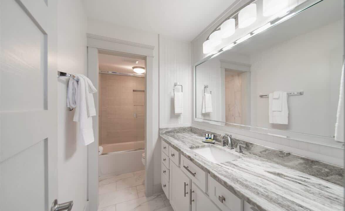 Photo of Bathroom in Orange Beach East