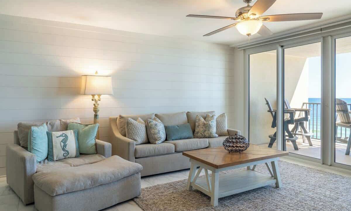Photo of Livingroom in Orange Beach East
