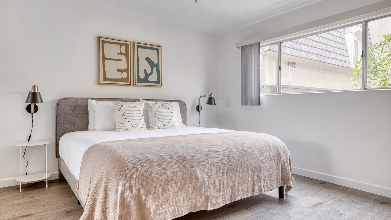 Photo of Bedroom in Valley Village