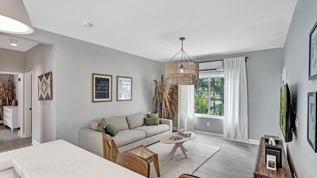 Photo of Livingroom in West Avenue