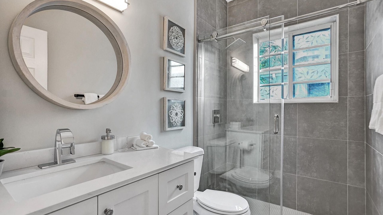 Photo of Bathroom in West Avenue