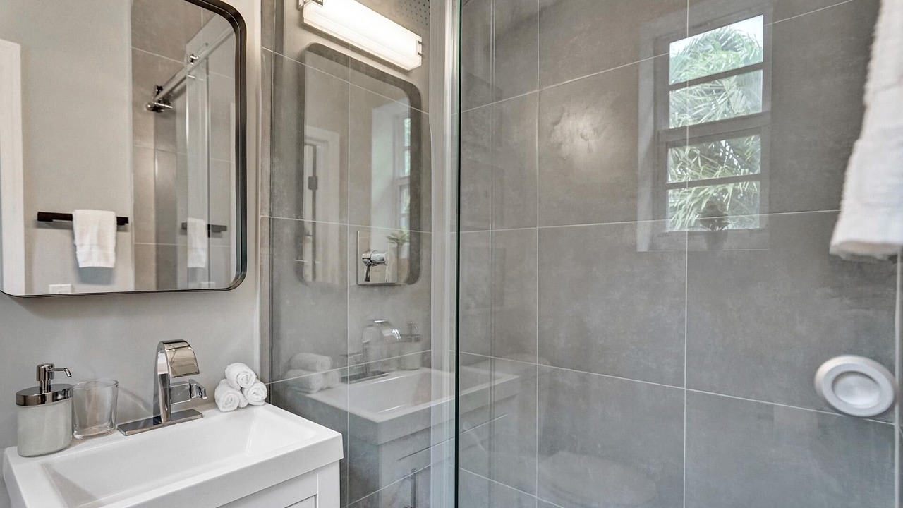 Photo of Bathroom in West Avenue