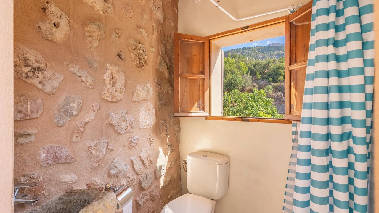Photo of Bathroom in Fornalutx