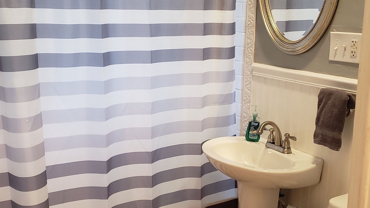 Photo of Bathroom in Hannon Park
