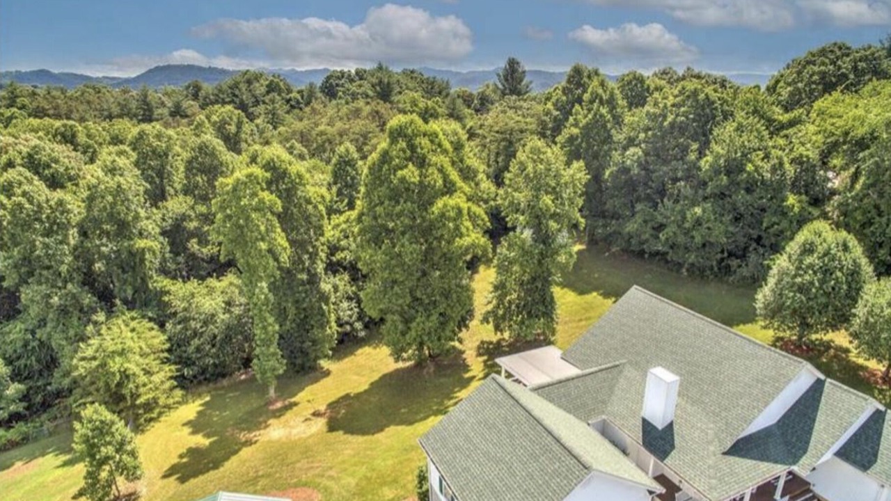 Photo of Outdoor in Woodfin