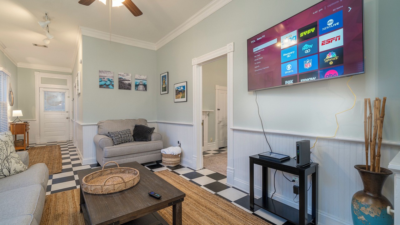 Photo of Livingroom in East Hill