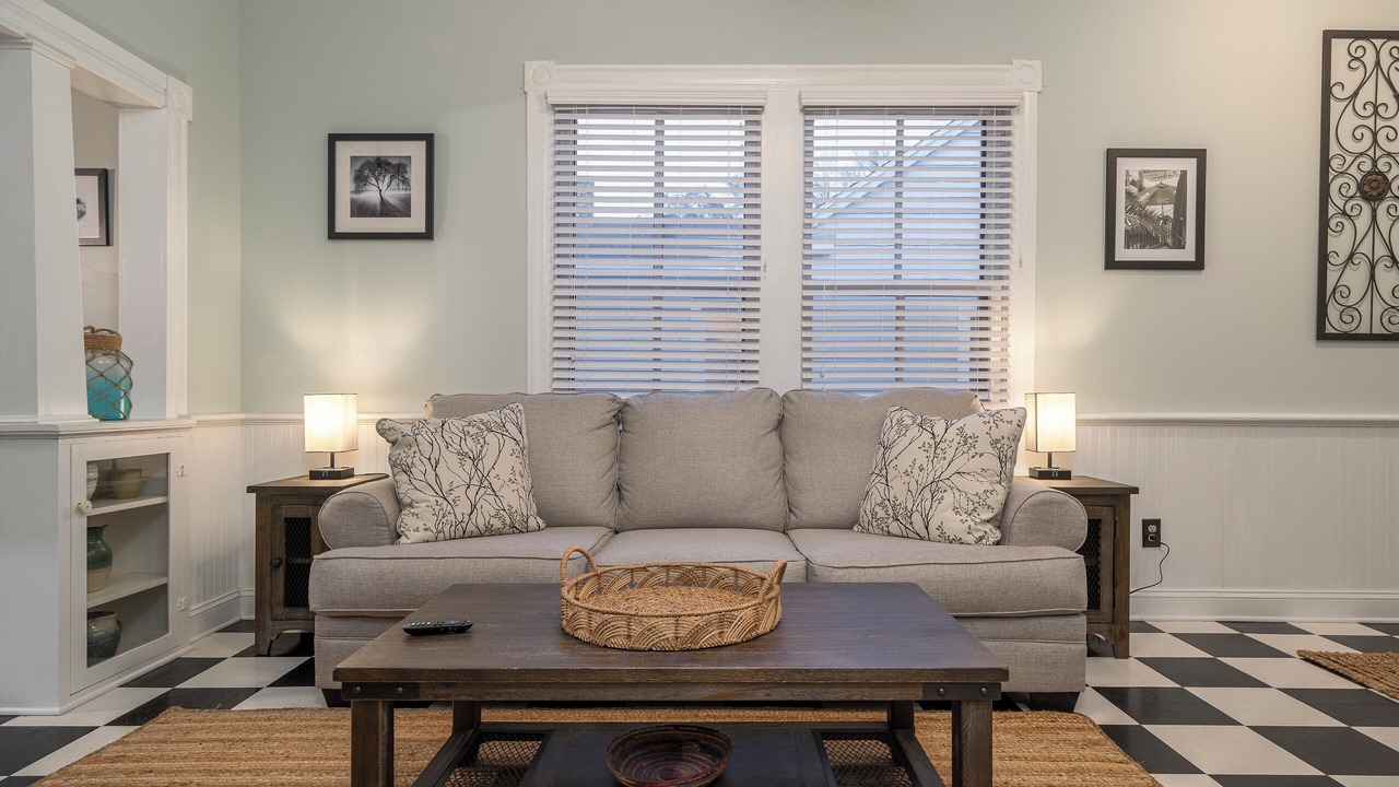 Photo of Livingroom in East Hill