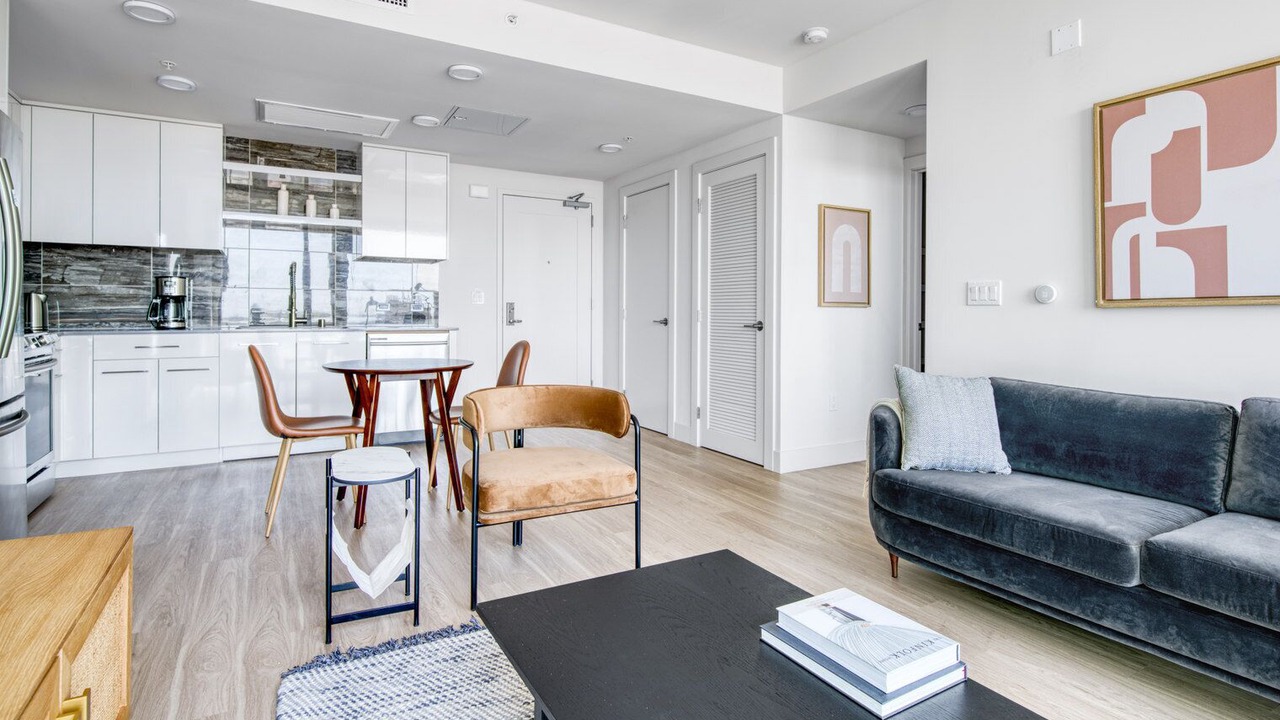 Photo of Livingroom in Downtown Oakland