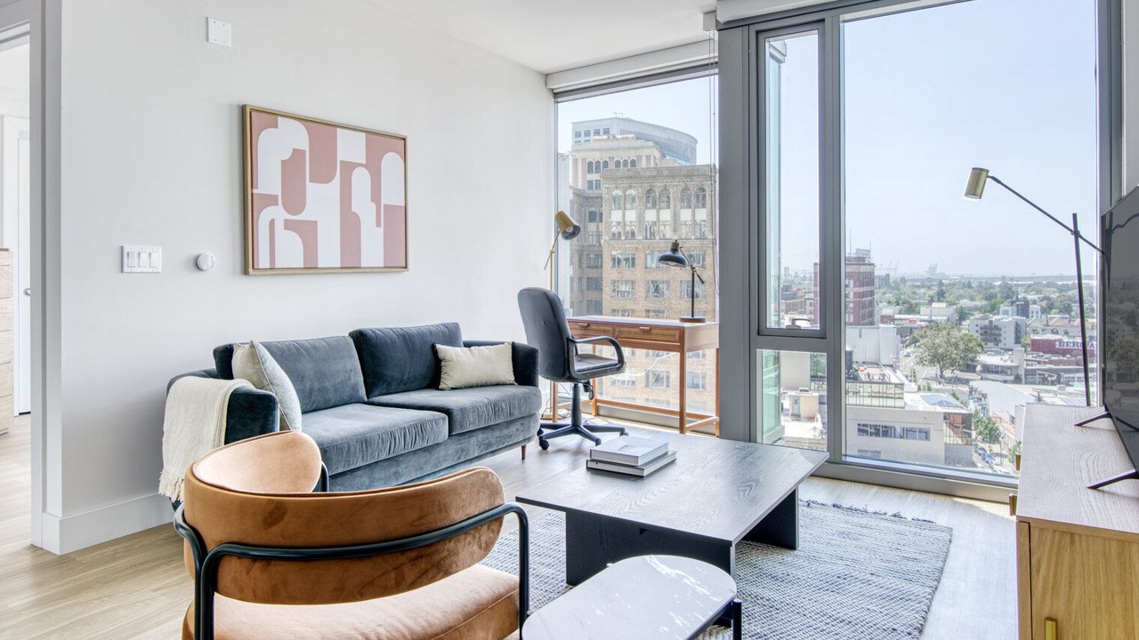 Photo of Livingroom in Downtown Oakland