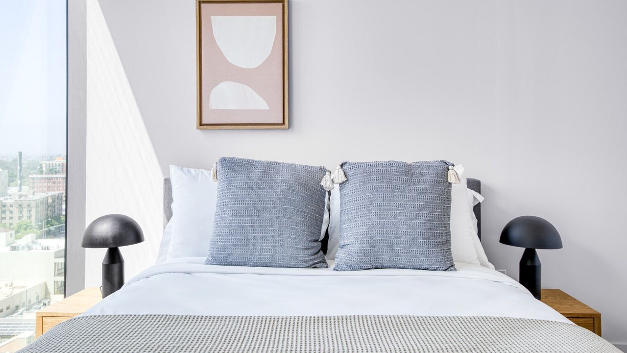 Photo of Bedroom in Downtown Oakland