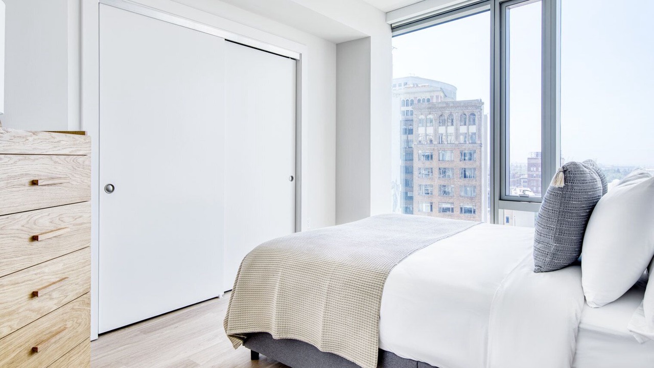 Photo of Bedroom in Downtown Oakland