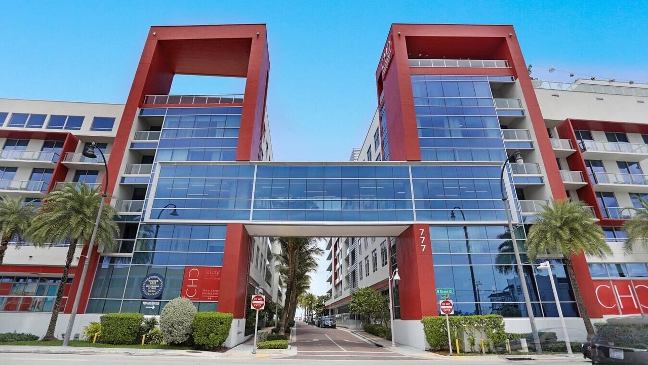 Photo of Outdoor in Hollywood