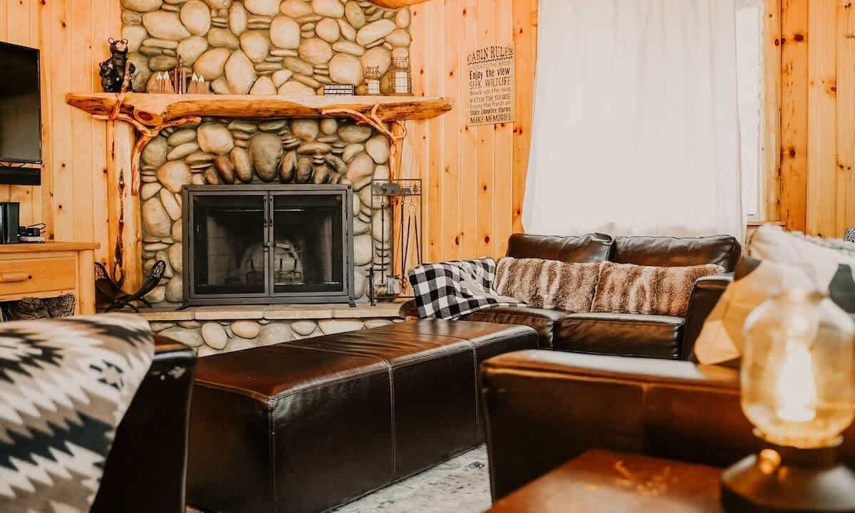 Photo of Livingroom in Summit Estates