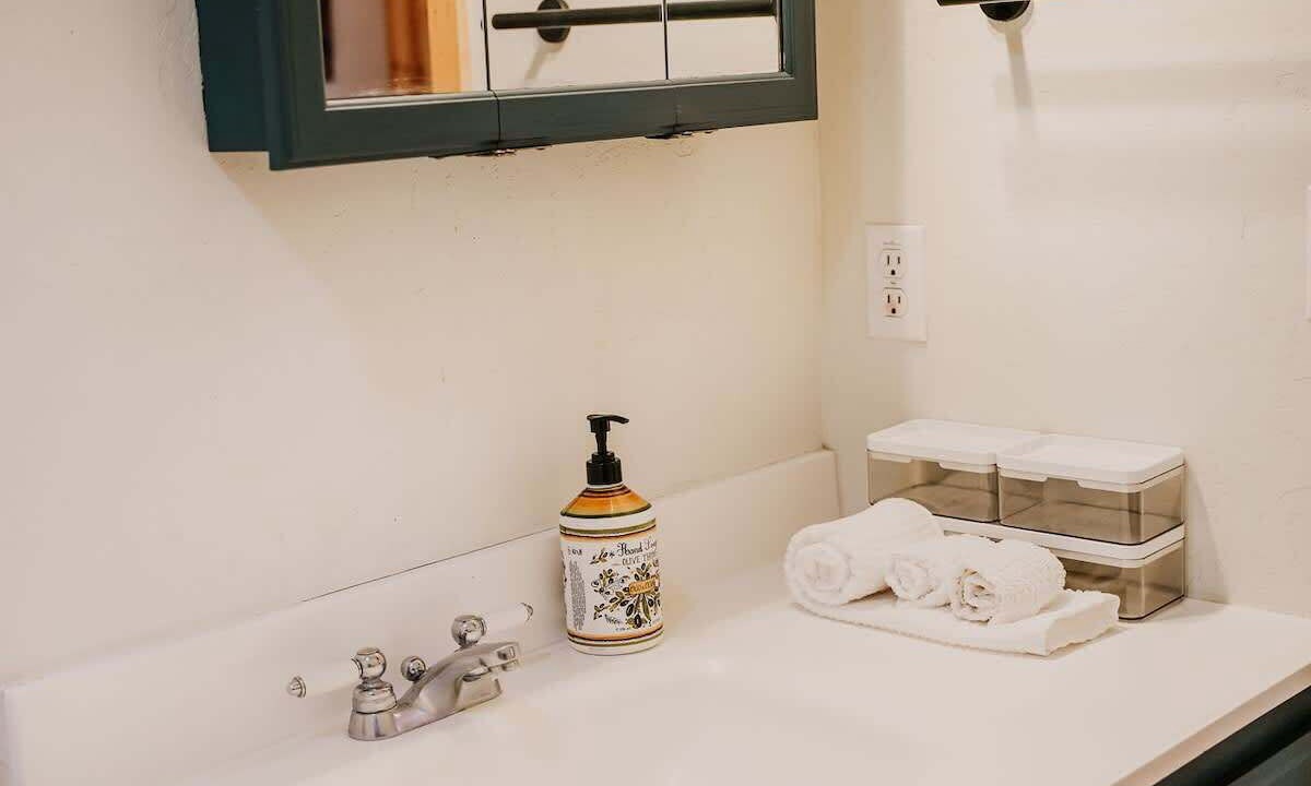 Photo of Bathroom in Summit Estates