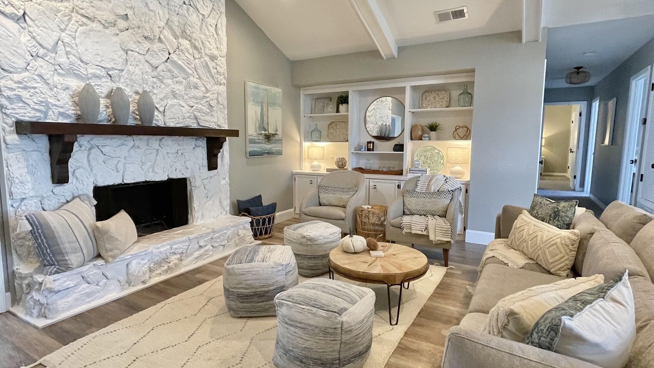 Photo of Livingroom in Daphne