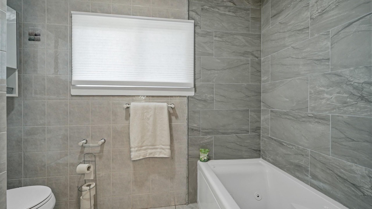 Photo of Bathroom in Middle Hope