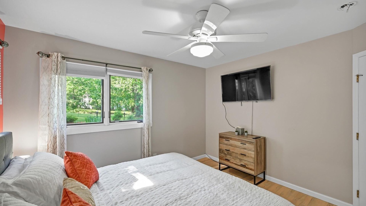 Photo of Bedroom in Middle Hope