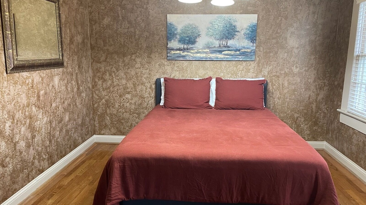 Photo of Bedroom in Tuscaloosa