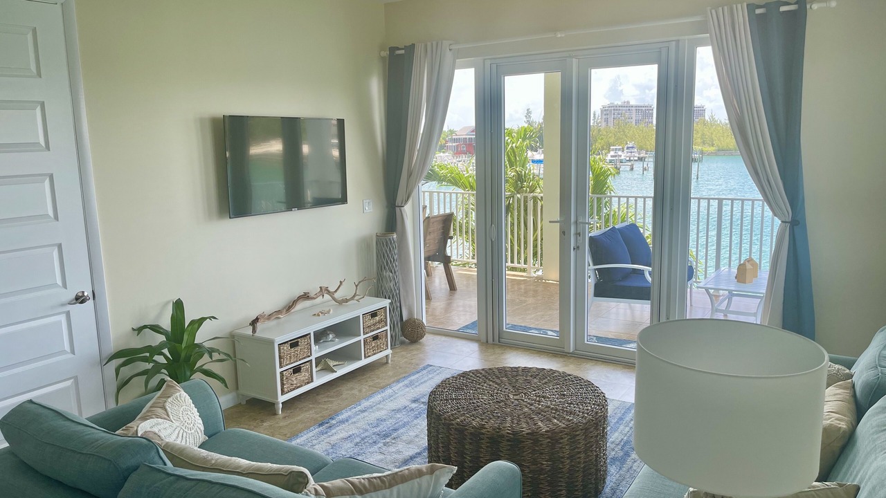 Photo of Livingroom in Grand Bahama Yacht Club