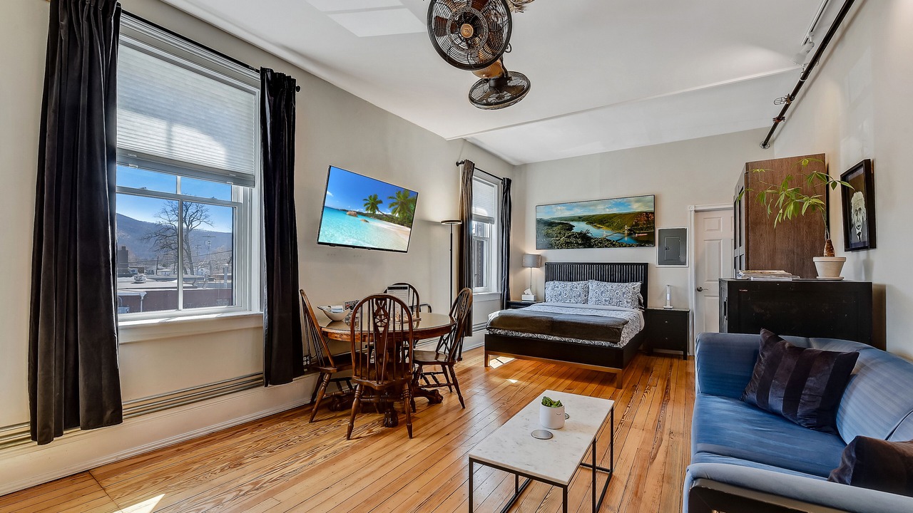 Photo of Livingroom in Beacon