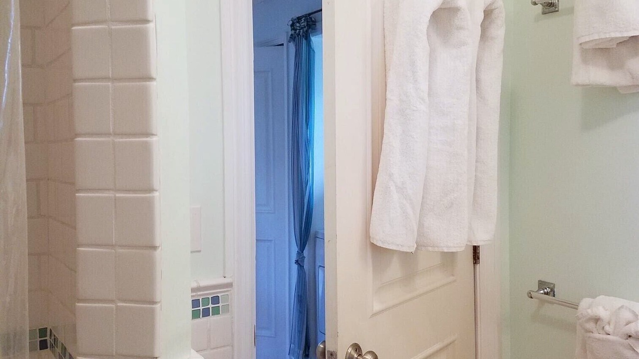 Photo of Bathroom in Staniel Cay