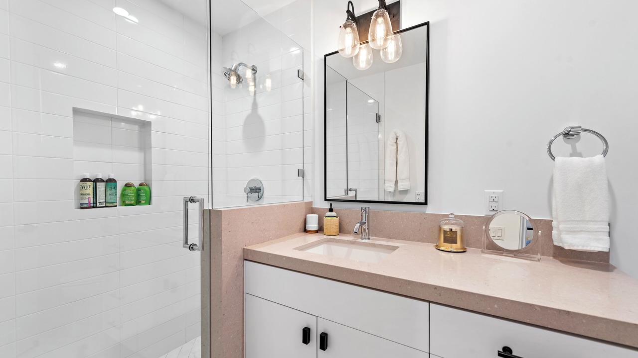 Photo of Bathroom in Corona del Mar
