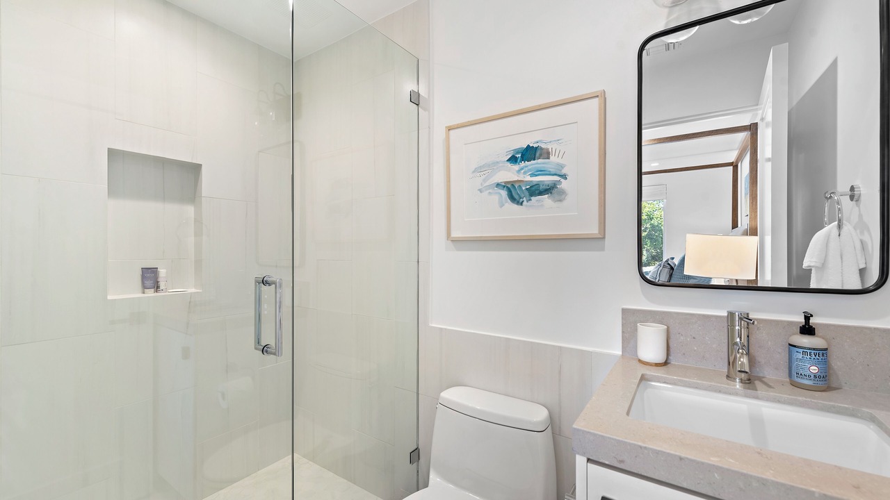 Photo of Bathroom in Corona del Mar