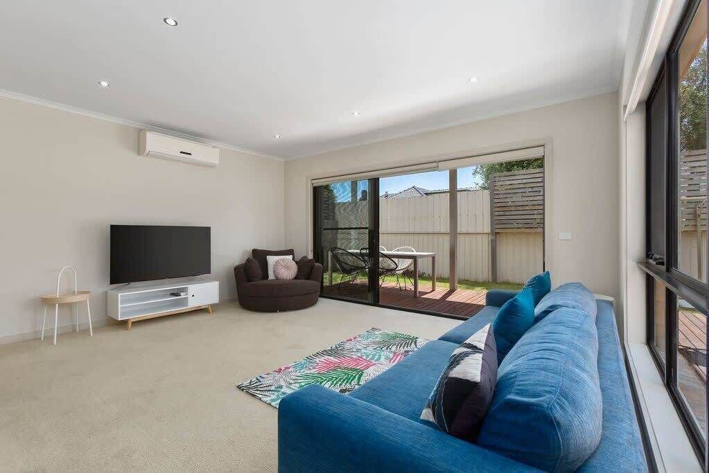 Photo of Outdoor in Indented Head