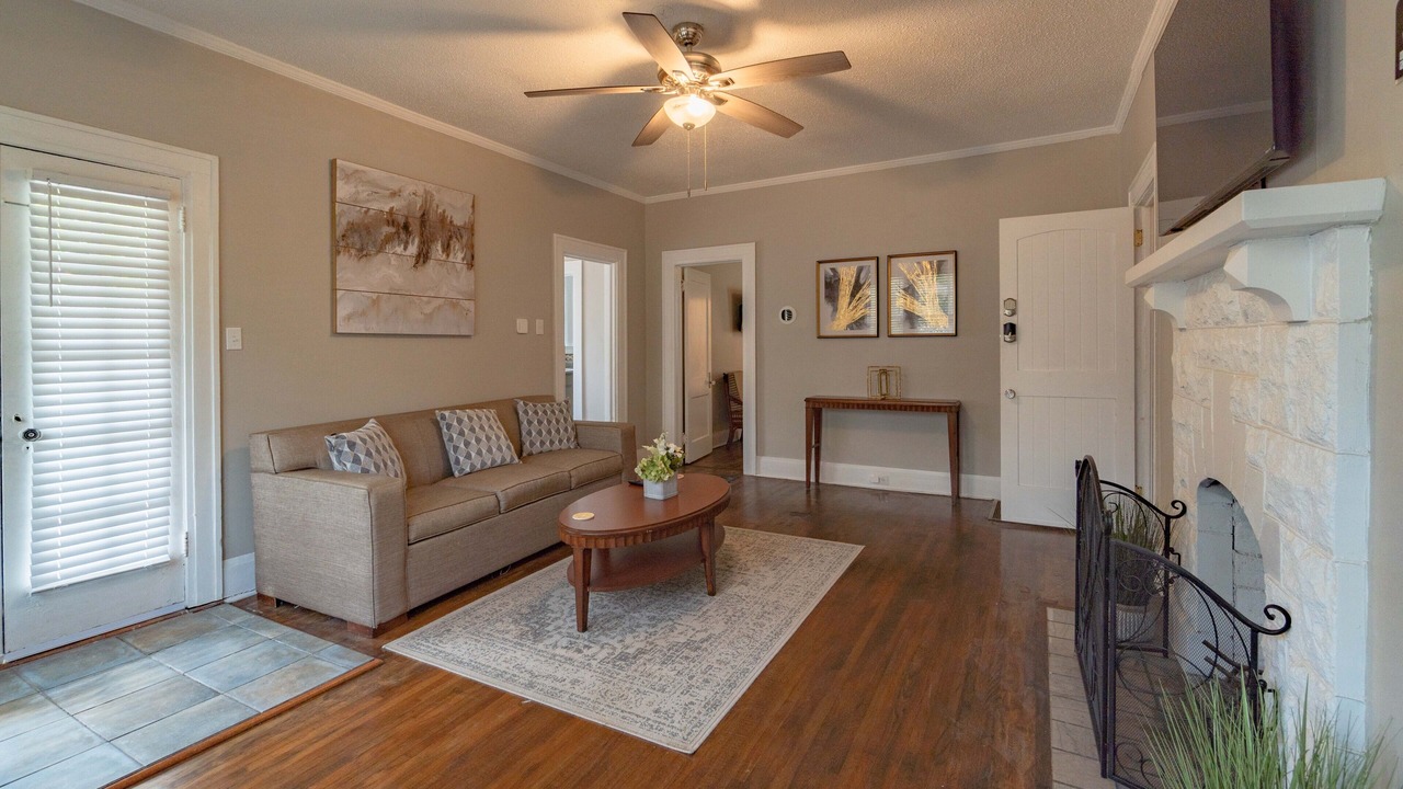 Photo of Livingroom in Montgomery