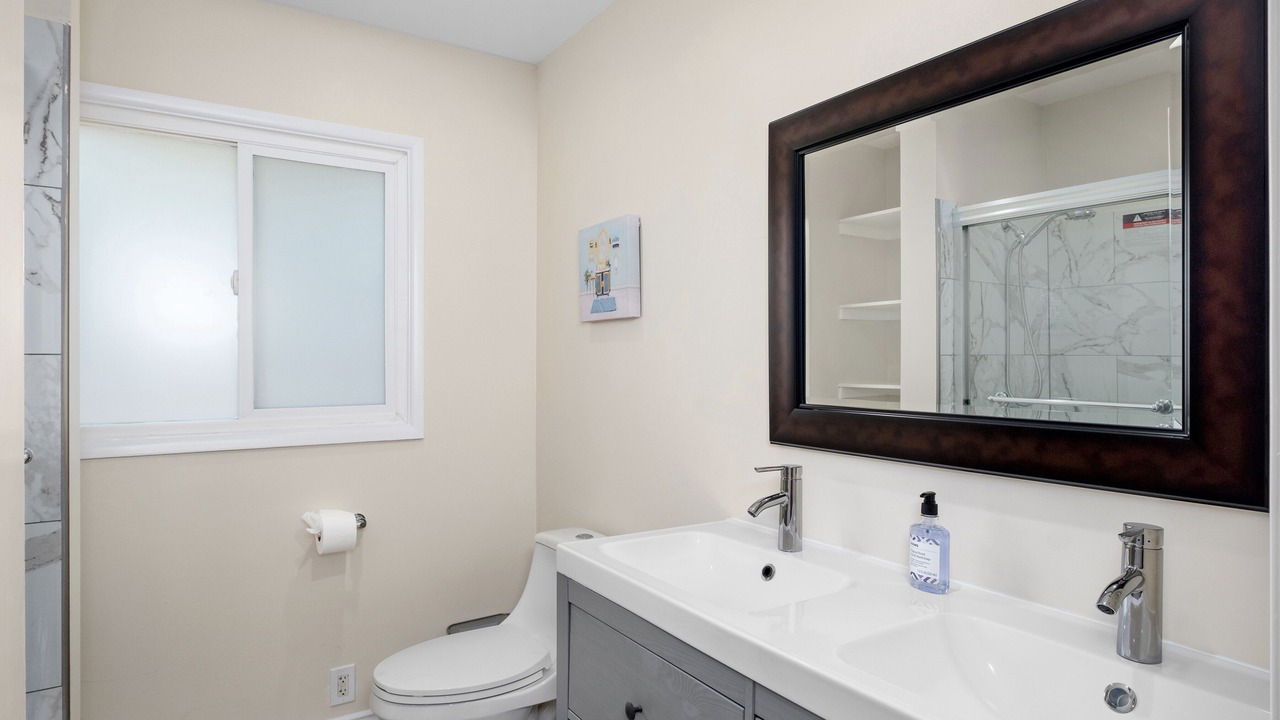 Photo of Bathroom in Raisin