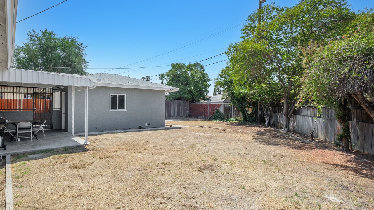 Photo of Outdoor in Raisin