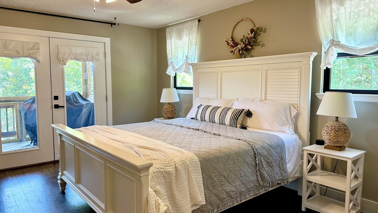 Photo of Bedroom in Deatsville