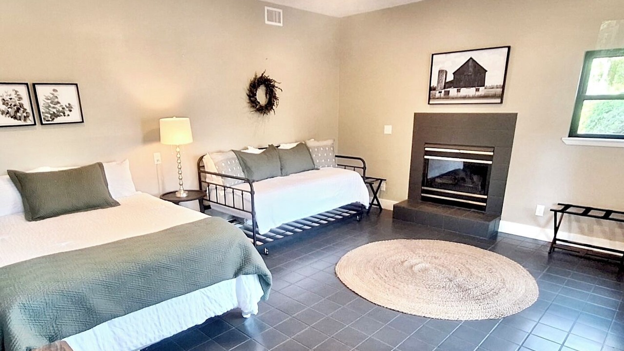 Photo of Bedroom in Deatsville