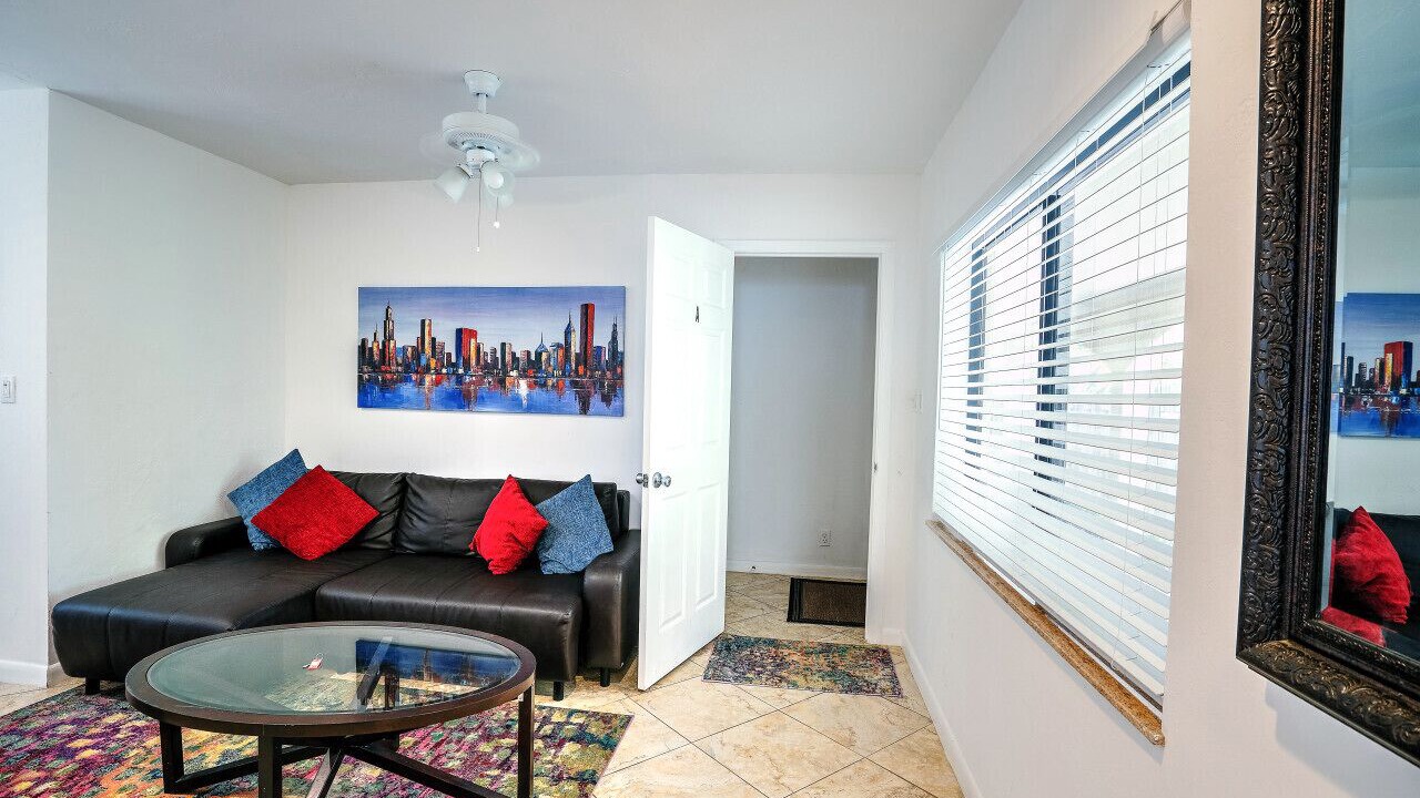 Photo of Livingroom in Hendricks and Venice Isles