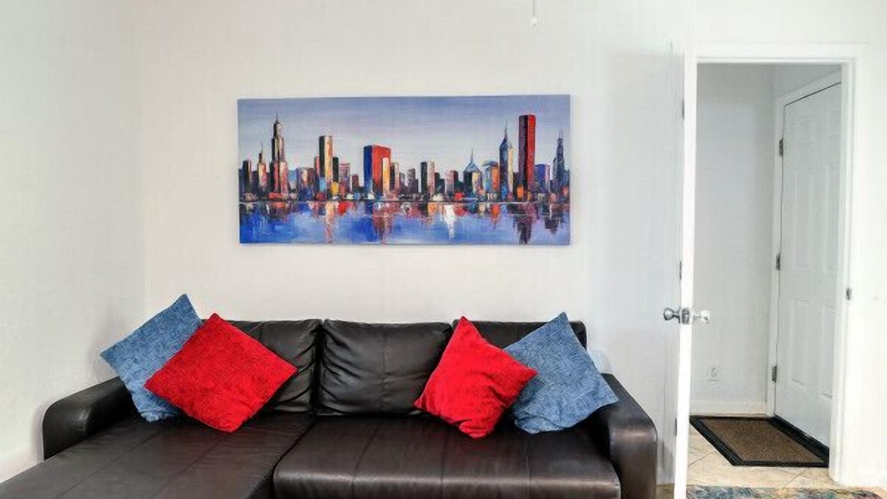 Photo of Livingroom in Hendricks and Venice Isles